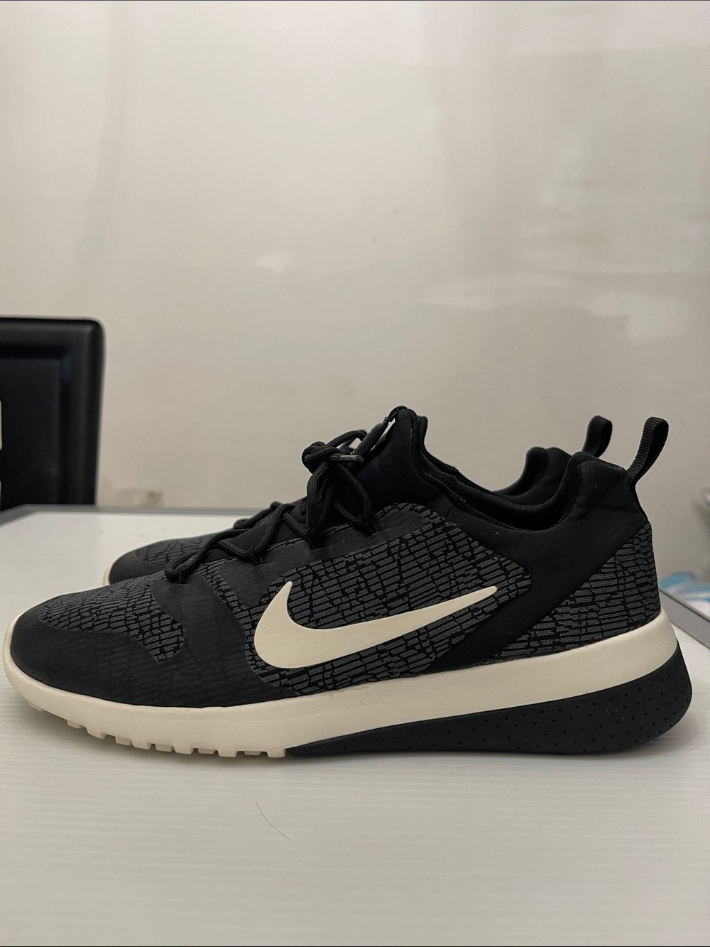NIKE CK RACER RUNNING SNEAKERS WOMENS SIZE 9
